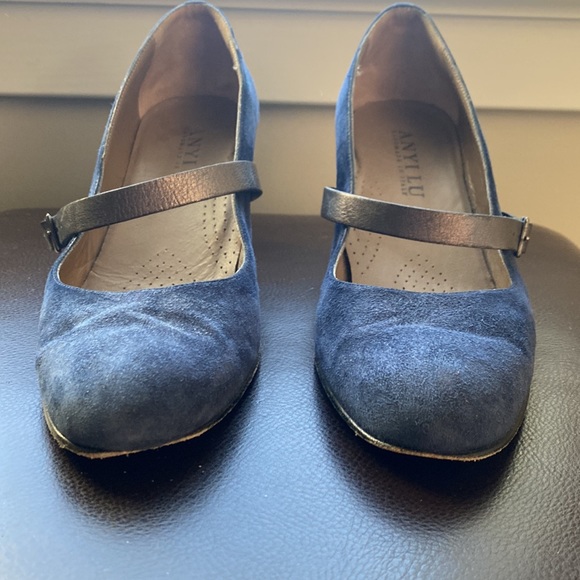 Anyi Lu The Tracy Navy Suede Heels - Picture 7 of 8